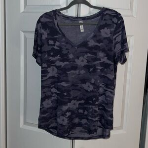 Athleta short sleeve vneck